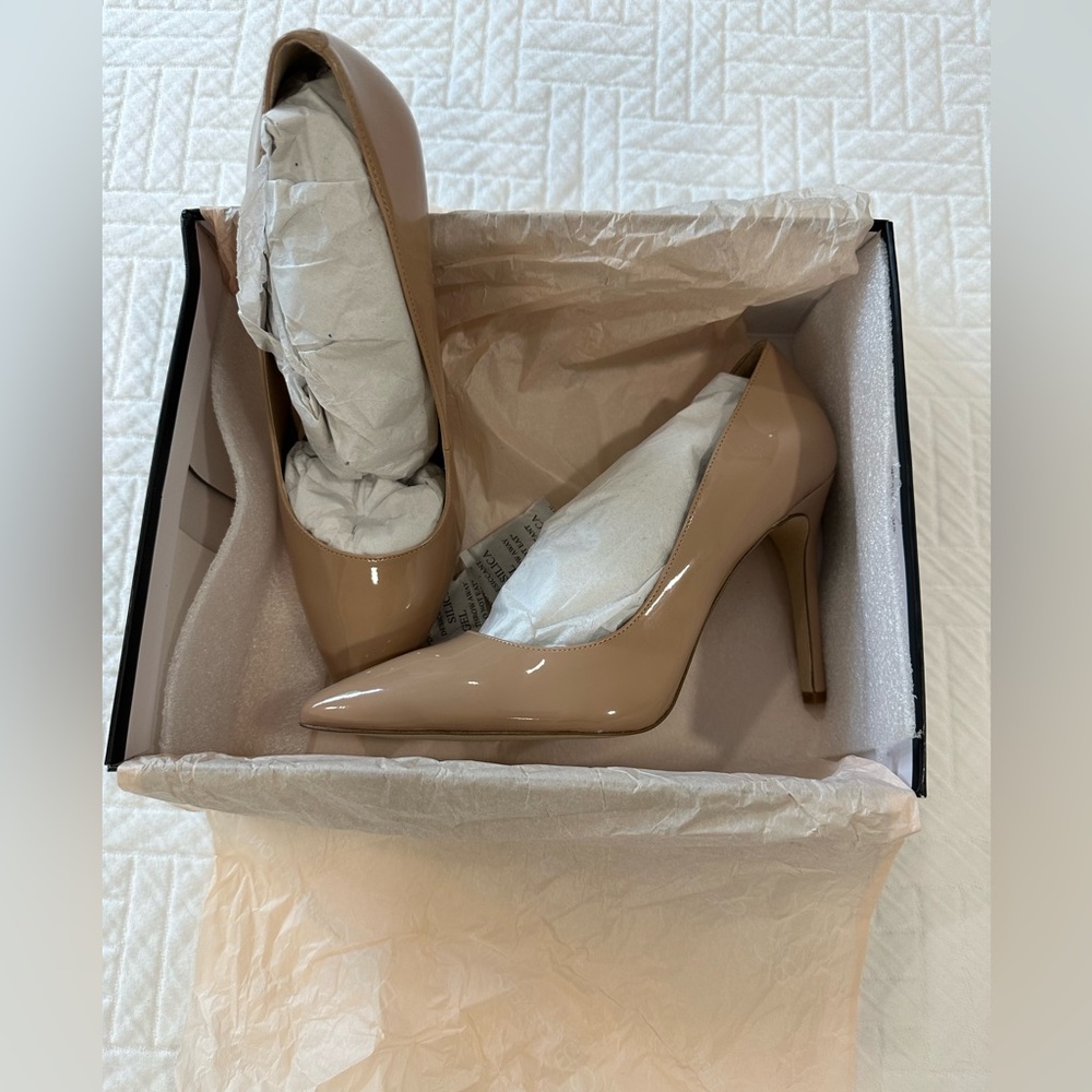 BCBG Generation - Nude Heels Size 8